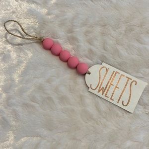 Wood bead garland tag
